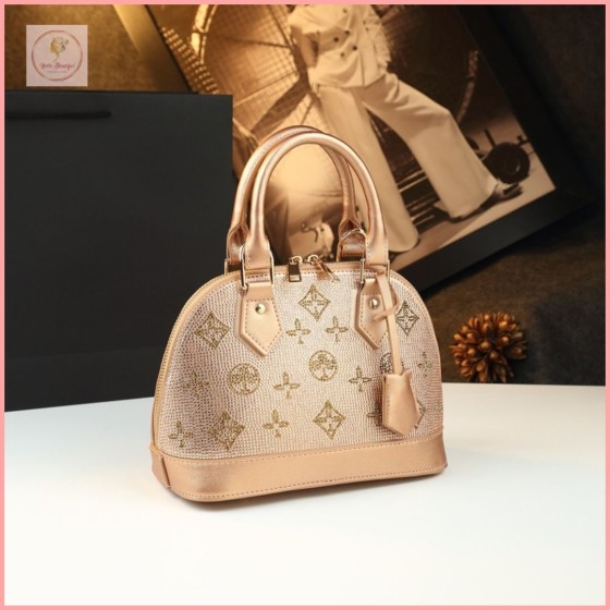HBB06 French-style 2025 new rhinestone shell bag, elegant and noble handbag, crossbody bag, exquisite handbag, versatile design.